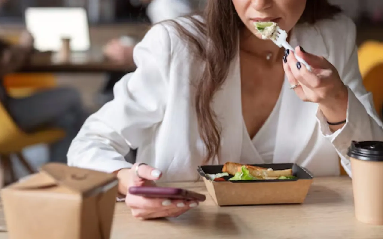 Dicas para Comer Fora Sem Correr Riscos: Saúde e Segurança em Primeiro Lugar