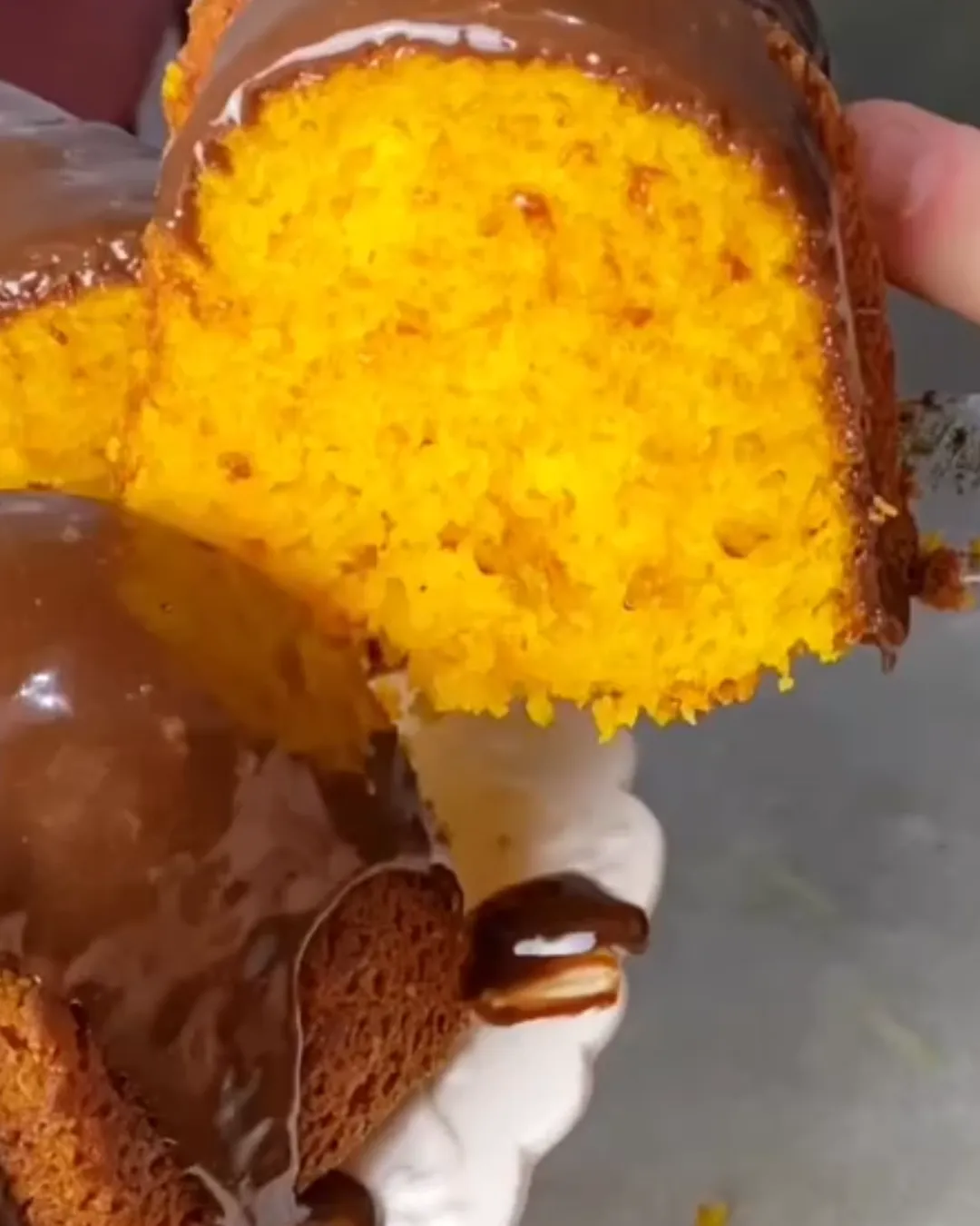 Bolo de Cenoura Fofinho com Cobertura de Chocolate