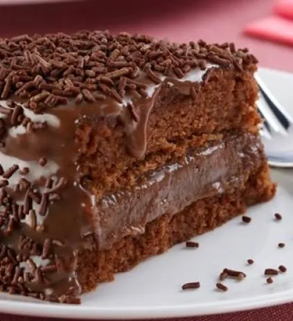 Bolo Brigadeirão de Chocolate Cremoso